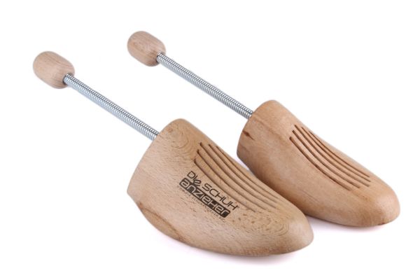 Schuhspanner aus Holz mit Spiralfeder